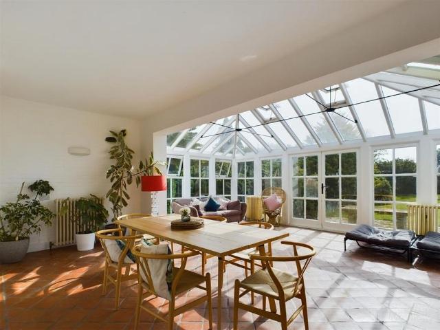 5 bedroom house to rent