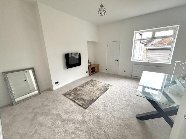 5 bedroom house to rent