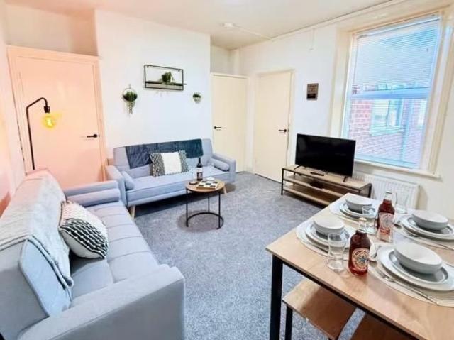 5 bedroom house to rent