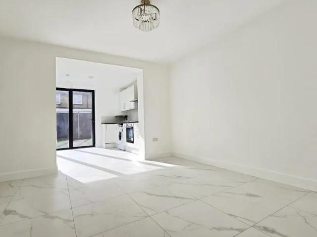 5 bedroom house to rent