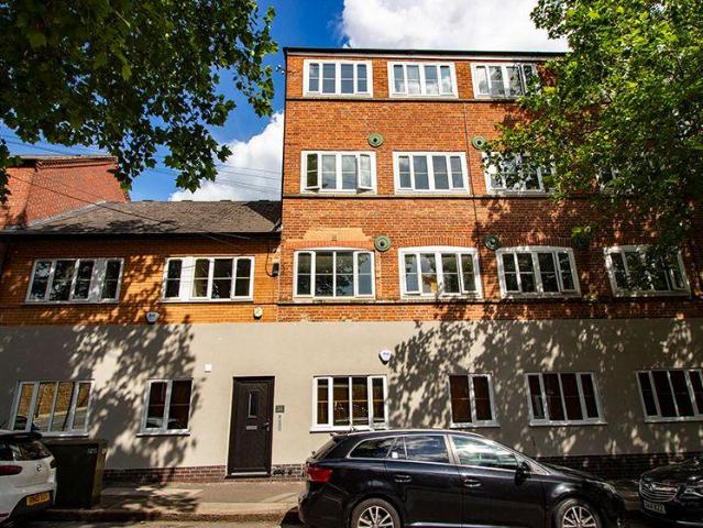 5 bedroom house to rent