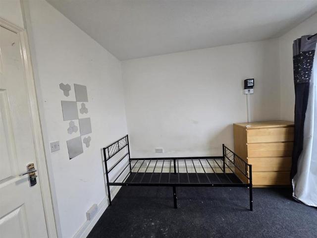 5 bedroom house to rent