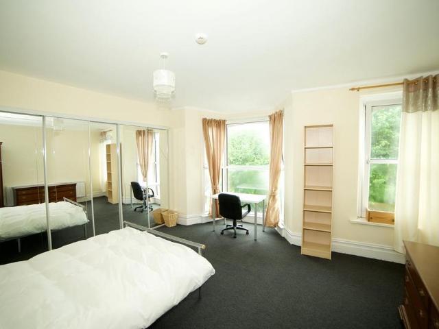 5 bedroom house to rent