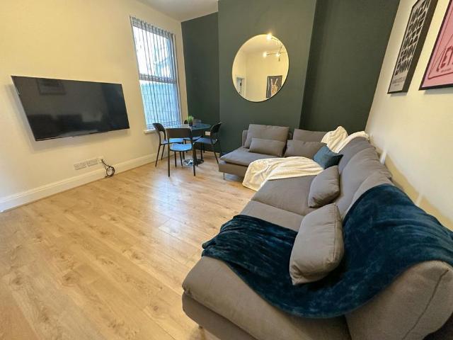 5 bedroom house to rent