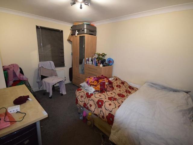 5 bedroom house to rent