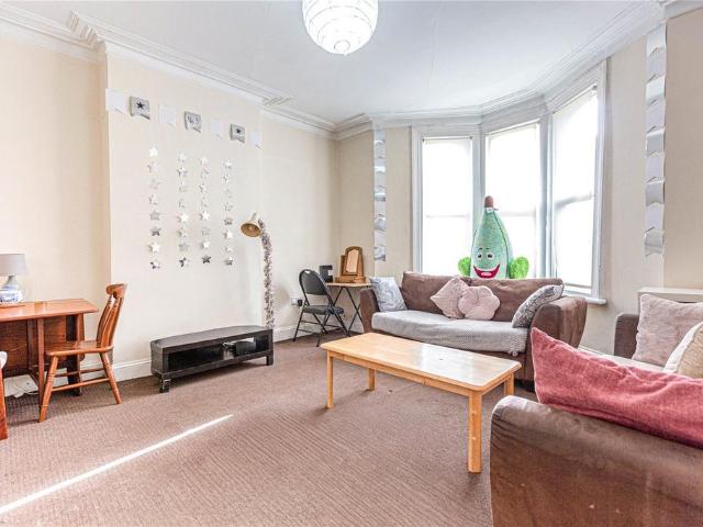 5 bedroom house to rent
