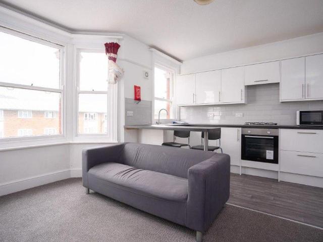 5 bedroom house to rent