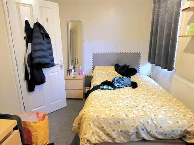 5 bedroom house to rent