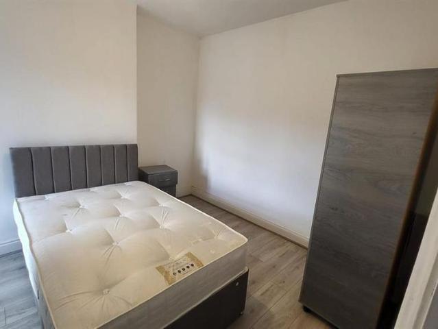 5 bedroom house to rent