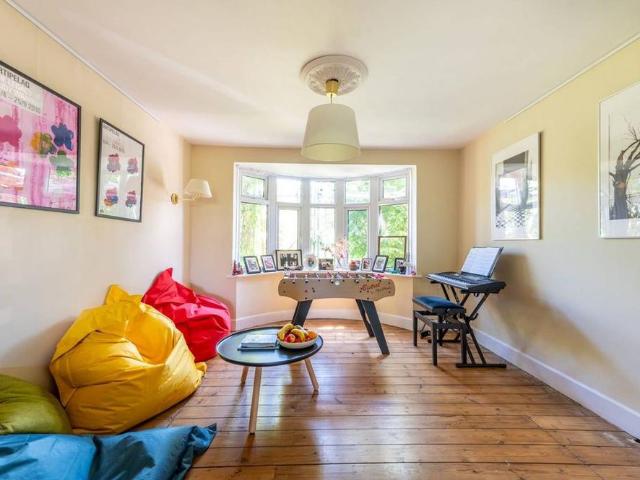 5 bedroom house to rent