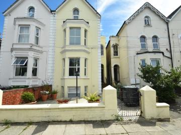 5 bedroom house to rent
