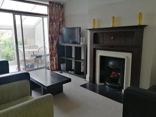 5 bedroom house to rent