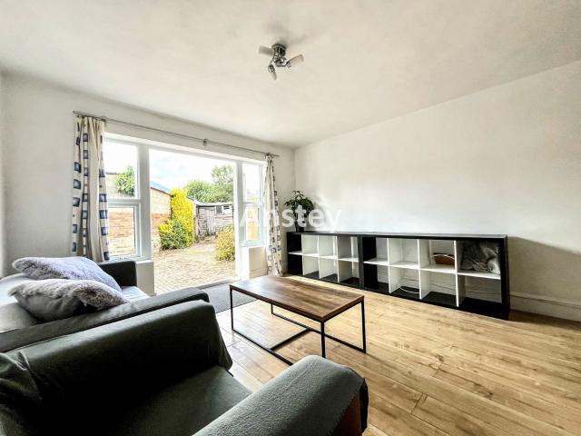 5 bedroom house to rent