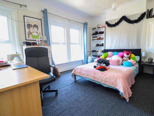5 bedroom house to rent