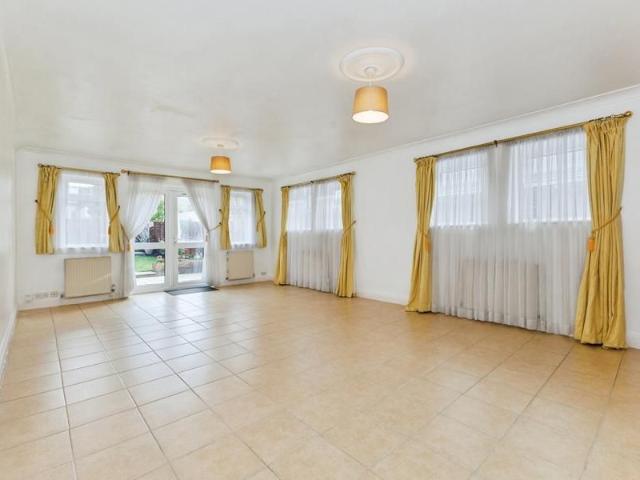 5 bedroom house to rent 74, Worthington Road, Surbiton, KT6