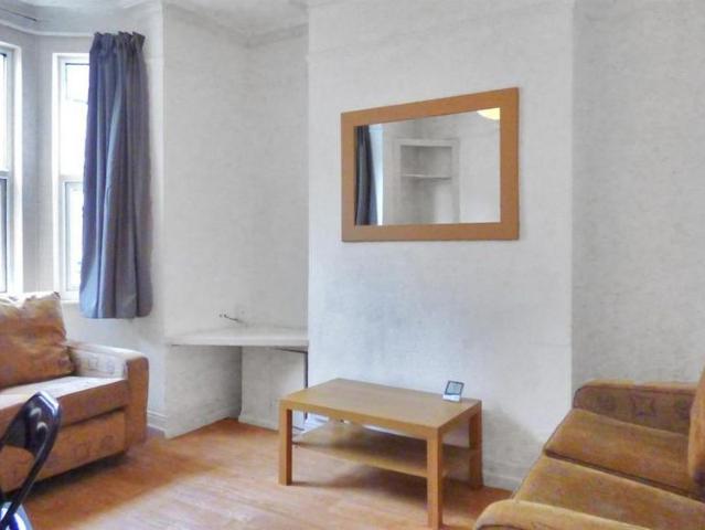 5 bedroom house to rent
