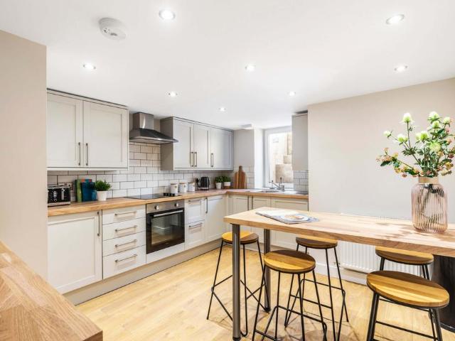 5 bedroom house to rent