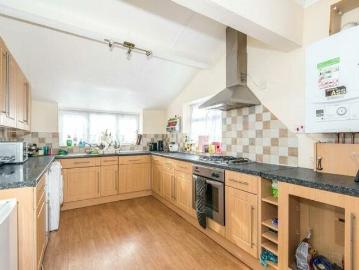 5 bedroom house to rent