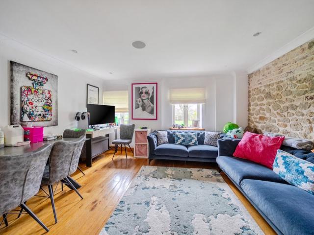5 bedroom house to rent