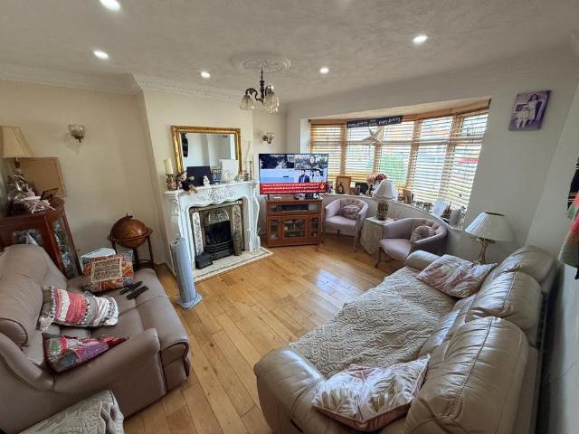 5 bedroom house to rent