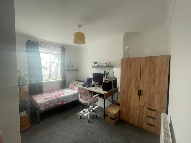 5 bedroom house to rent
