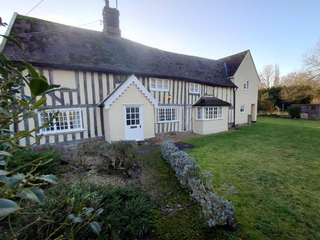 5 bedroom detached house to rent