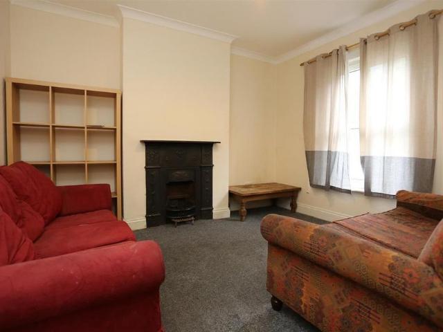 5 bedroom house to rent