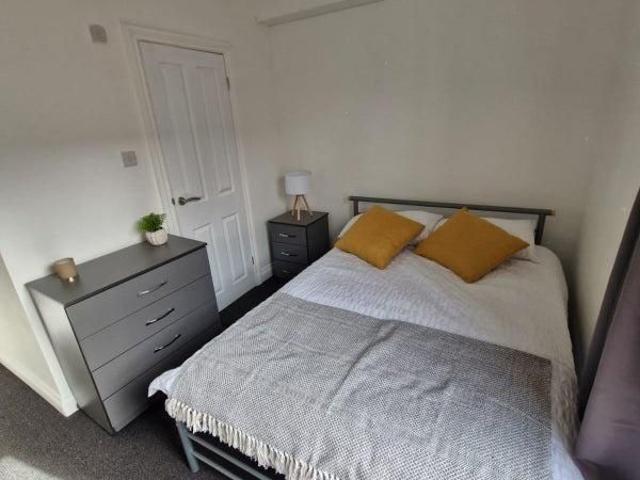 5 bedroom house to rent
