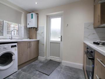 5 bedroom house to rent