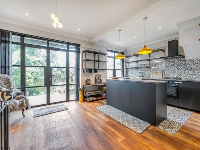 5 bedroom house to rent
