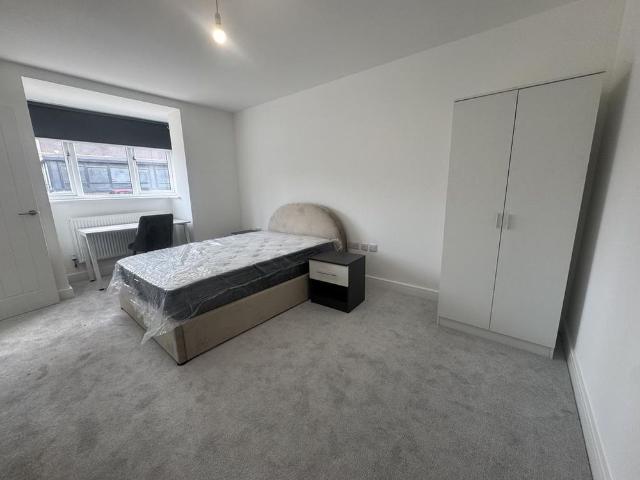 5 bedroom house to rent