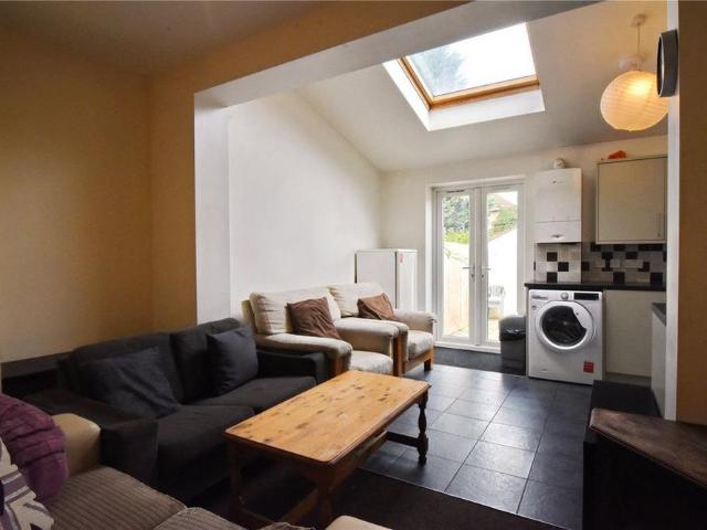 5 bedroom house to rent