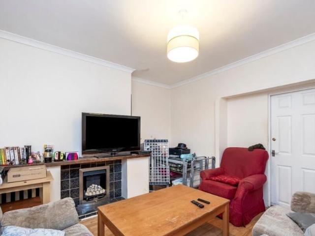 5 bedroom house to rent