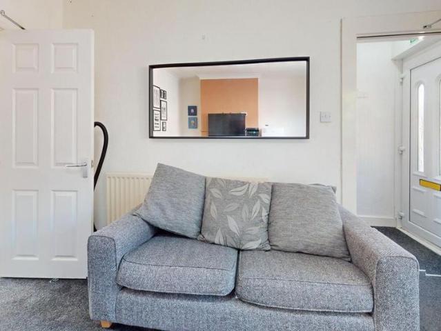 5 bedroom house to rent