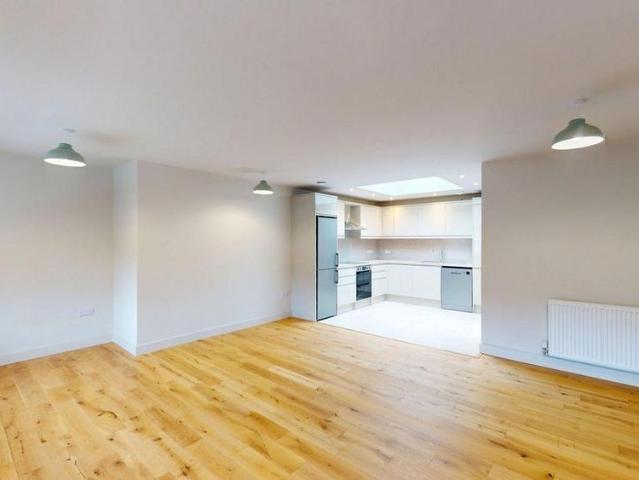 5 bedroom house to rent