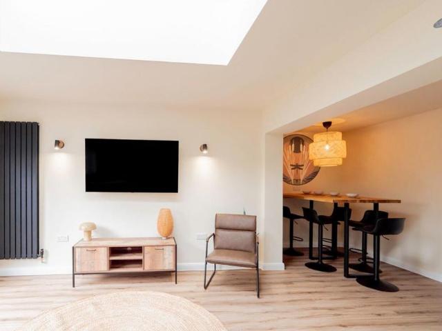 5 bedroom house to rent