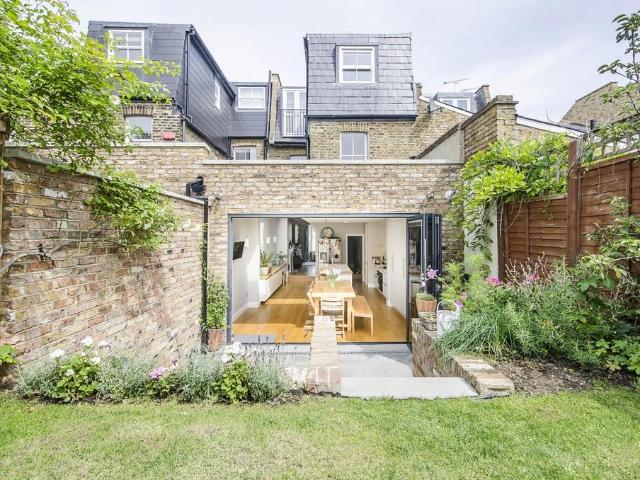 5 bedroom house to rent