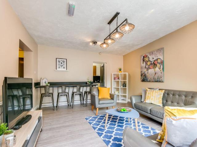 5 bedroom house to rent