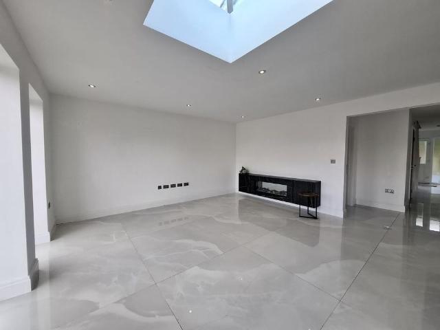 5 bedroom house to rent