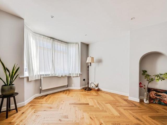 5 bedroom house to rent