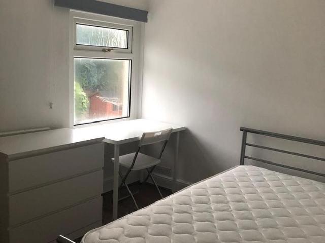 5 bedroom house to rent