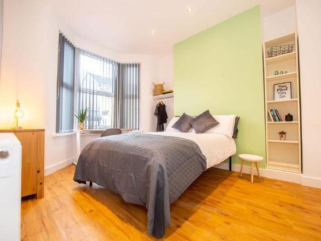 5 bedroom house to rent