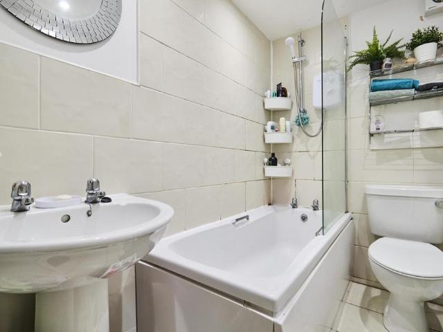 5 bedroom house to rent