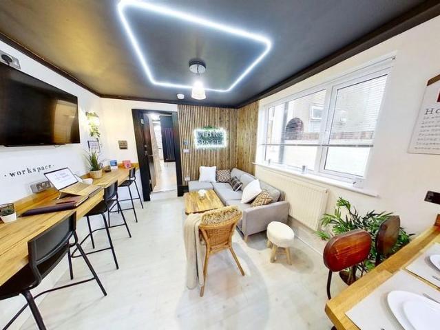 5 bedroom house to rent