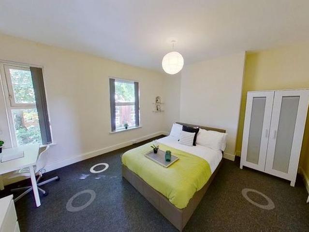 5 bedroom house to rent