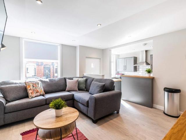 5 bedroom house to rent