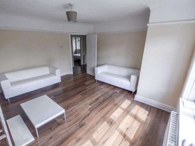 5 bedroom house to rent