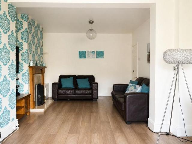 5 bedroom house to rent