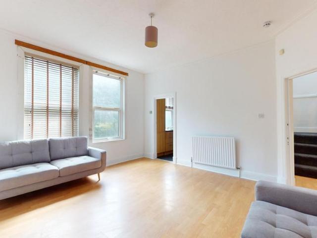 5 bedroom house to rent
