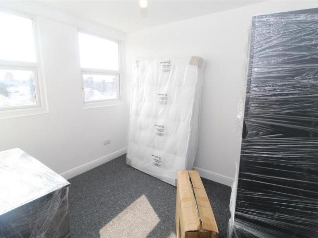 5 bedroom house to rent